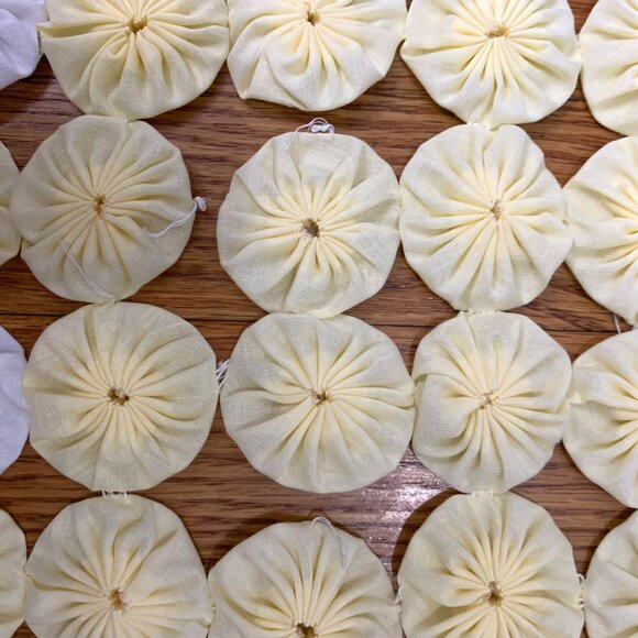 Vintage Handmade Yo-Yo Quilt Table Coverlet Crib Lap Blanket Throw Yellow/White - Picture 4 of 7